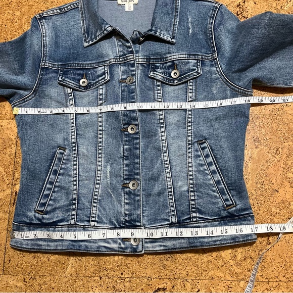 Tribal Jeans Distressed Denim Trucker Jean Jacket Sz P/S - Picture 9 of 10